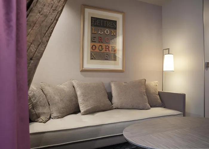 La Lanterne & By Timhotel Hotel