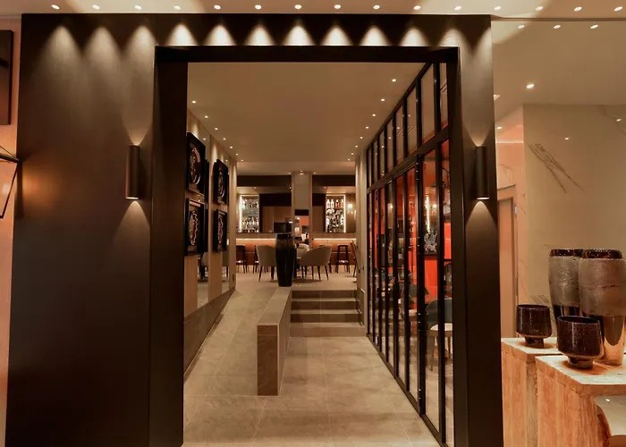 La Lanterne & By Timhotel Hotel