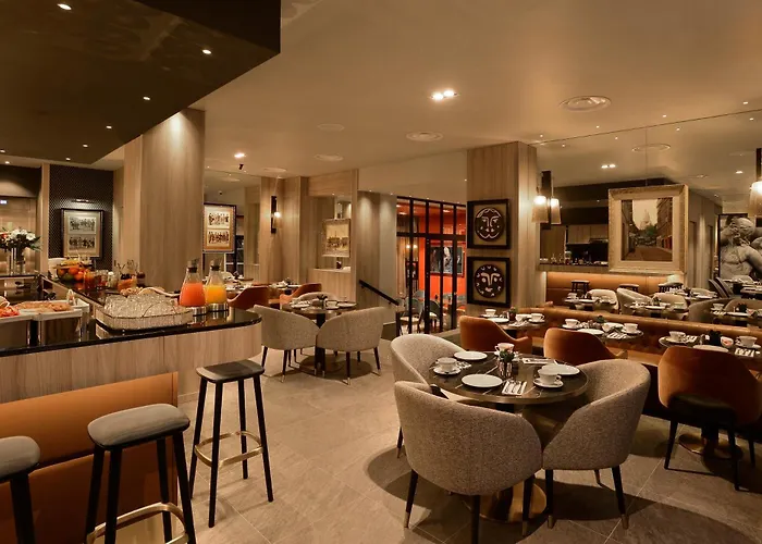 La Lanterne & By Timhotel Hotel