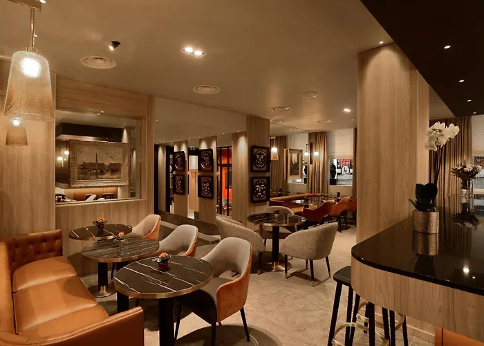 La Lanterne & By Timhotel 4* Paris