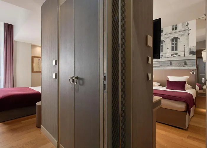 La Lanterne & By Timhotel 4*