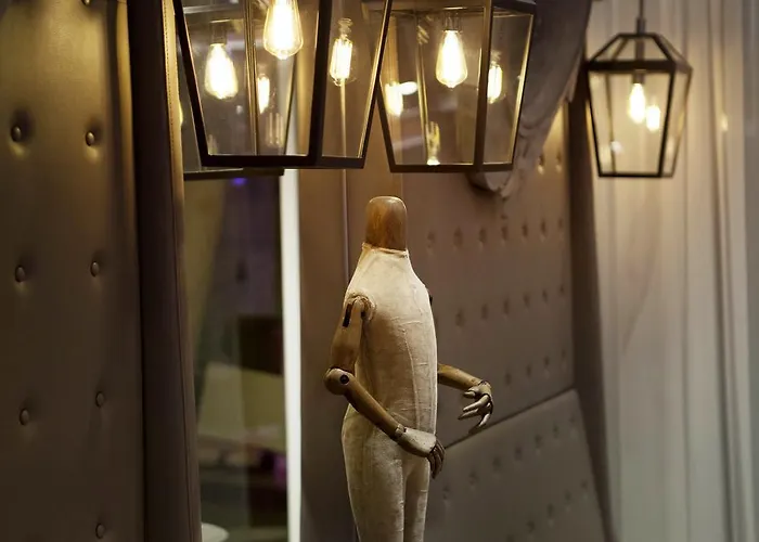 La Lanterne & By Timhotel Paris