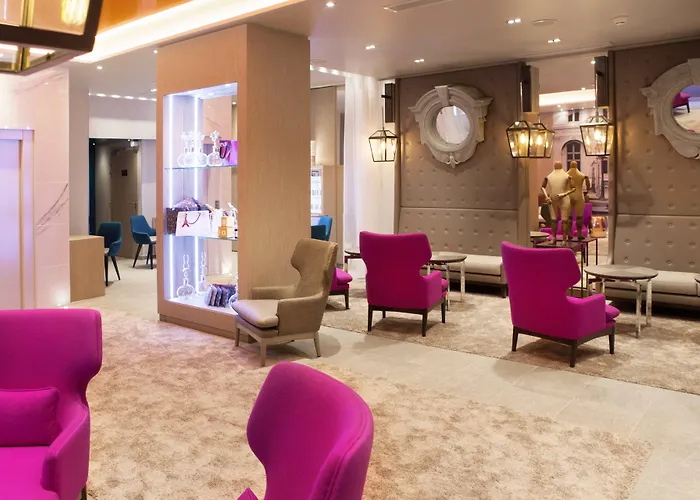 Hotel La Lanterne & By Timhotel 4*