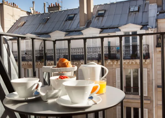 La Lanterne & By Timhotel Paris