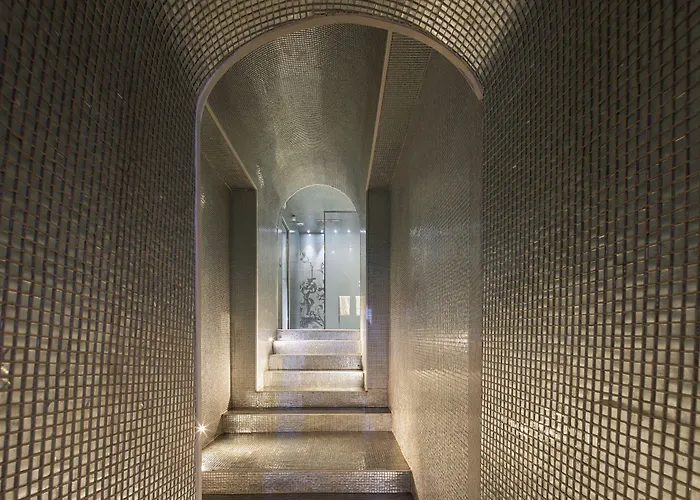 La Lanterne & By Timhotel Hotel