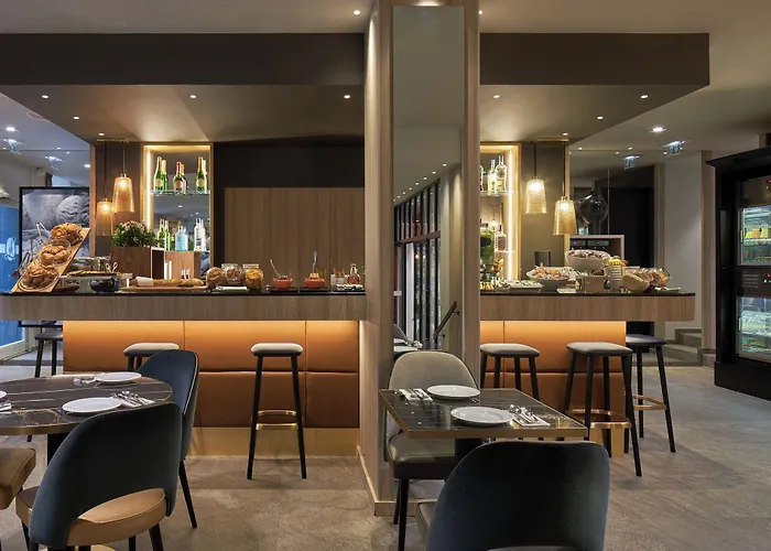 La Lanterne & By Timhotel Hotel
