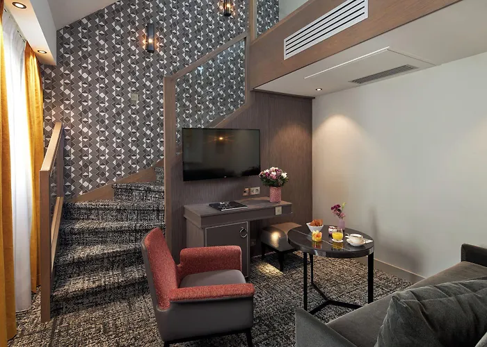 La Lanterne & By Timhotel Hotel 4*