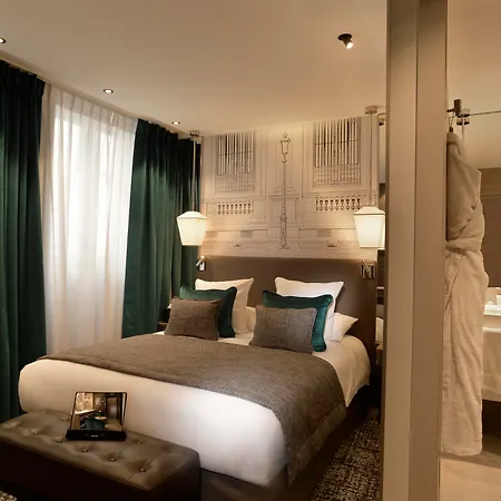 La Lanterne & By Timhotel