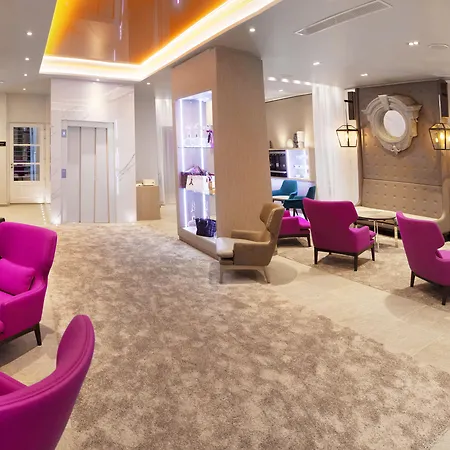 Hotel La Lanterne & By Timhotel