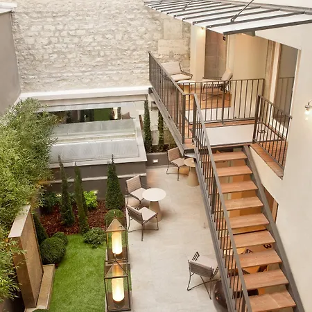 La Lanterne & By Timhotel