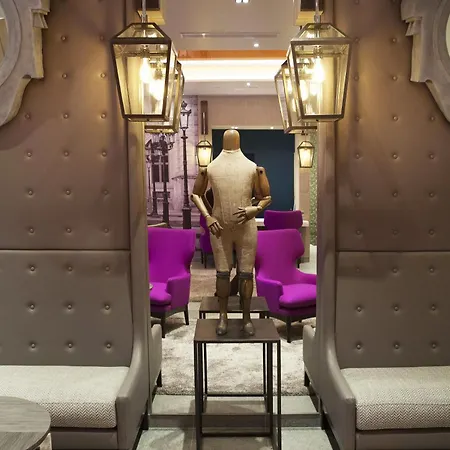 Ξενοδοχείο La Lanterne & By Timhotel 4*