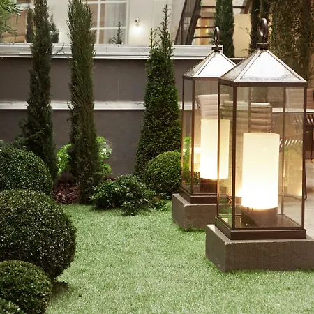 La Lanterne & By Timhotel 4*