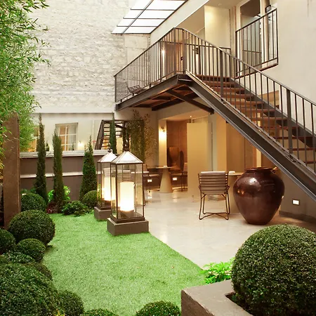 La Lanterne & By Timhotel