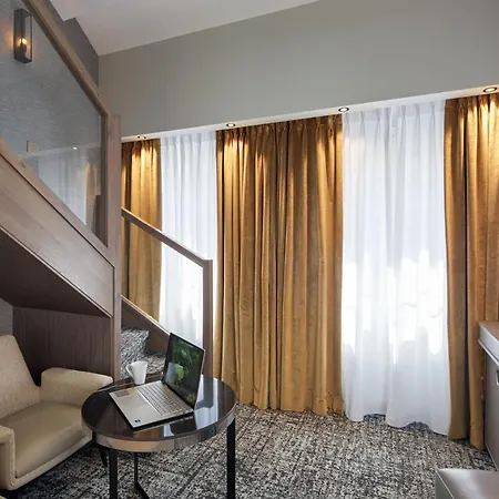 La Lanterne & By Timhotel Hotel Paris