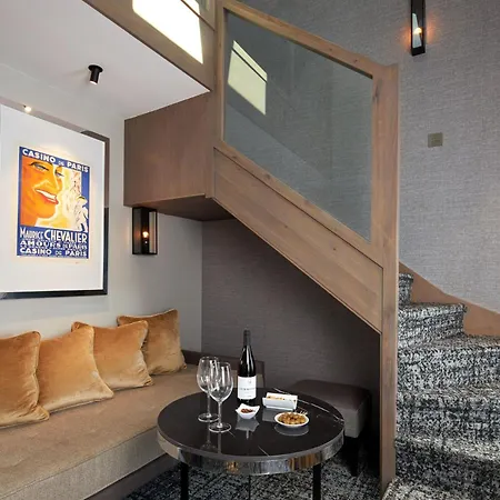 Hotel La Lanterne & By Timhotel 4*