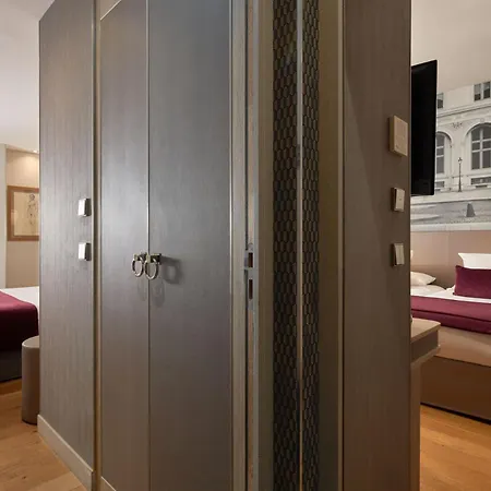 La Lanterne & By Timhotel 4*