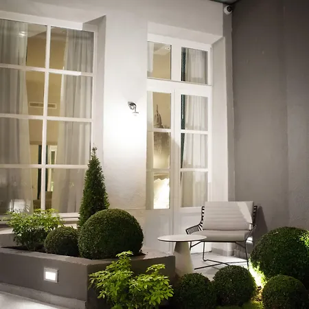 La Lanterne & By Timhotel París