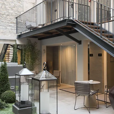 Hotel La Lanterne & By Timhotel 4*