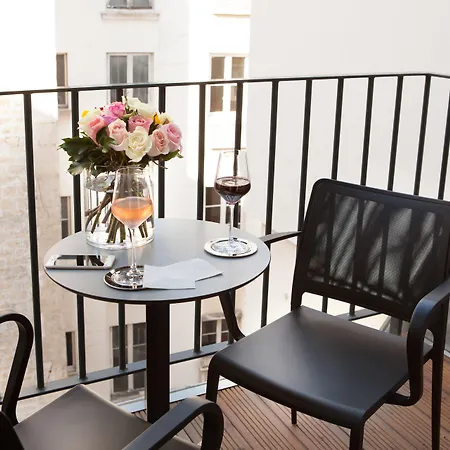 Hotel La Lanterne & By Timhotel