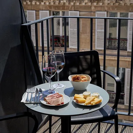 La Lanterne & By Timhotel Hotel