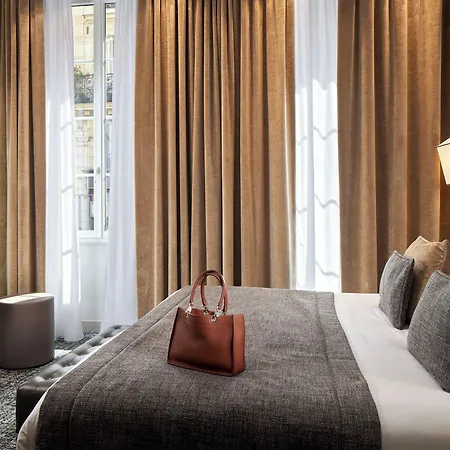 Hotel La Lanterne & By Timhotel 4*