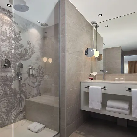La Lanterne & By Timhotel فندق 4*