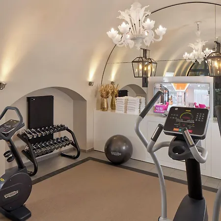 La Lanterne & By Timhotel فندق