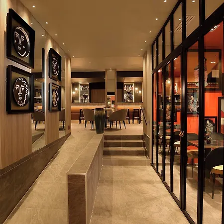 La Lanterne & By Timhotel 4* Paris