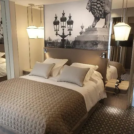 La Lanterne & By Timhotel
