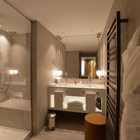 La Lanterne & By Timhotel Hotel 4*