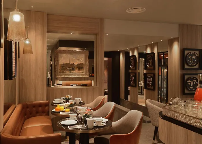 La Lanterne & By Timhotel 4*