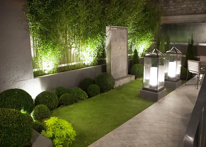 מלון La Lanterne & By Timhotel 4*