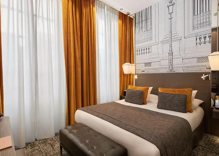 La Lanterne & By Timhotel