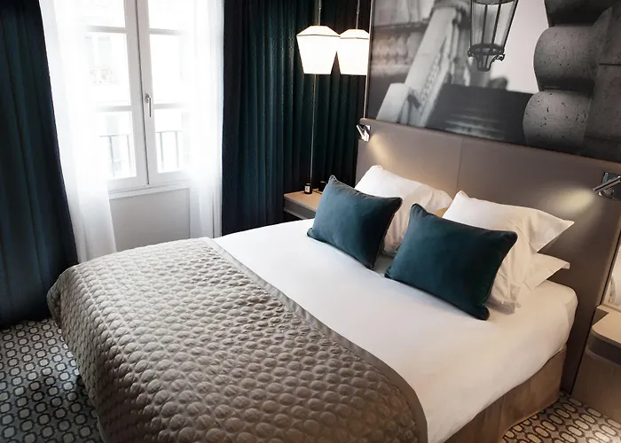 La Lanterne & By Timhotel 4* פריז