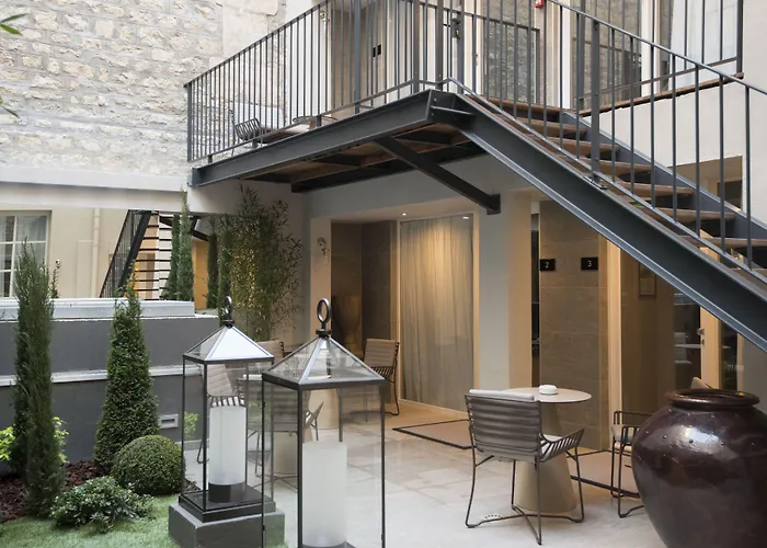 מלון La Lanterne & By Timhotel 4*