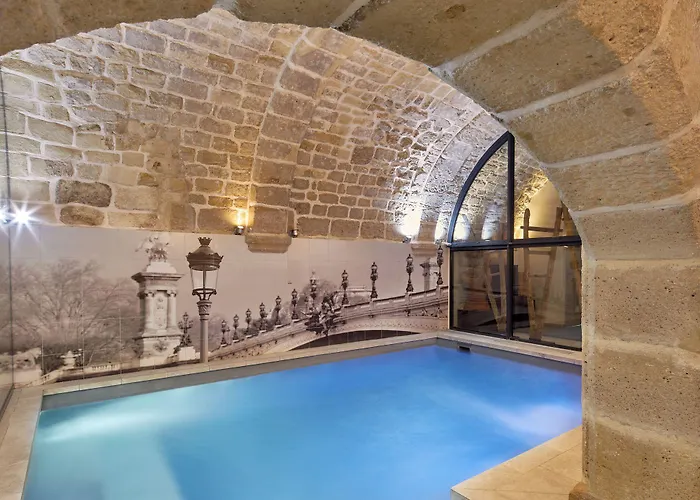 La Lanterne & By Timhotel מלון 4*