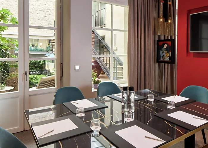 La Lanterne & By Timhotel פריז