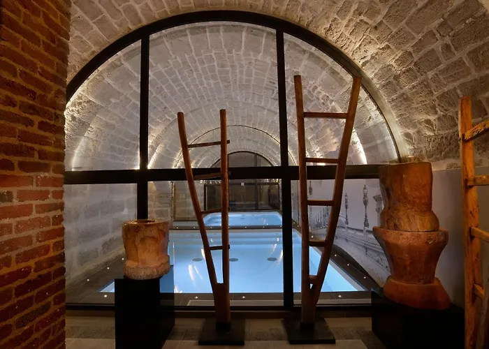 La Lanterne & By Timhotel פריז