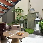 La Lanterne & By Timhotel
