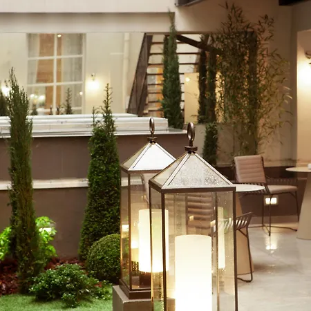 La Lanterne Hotel