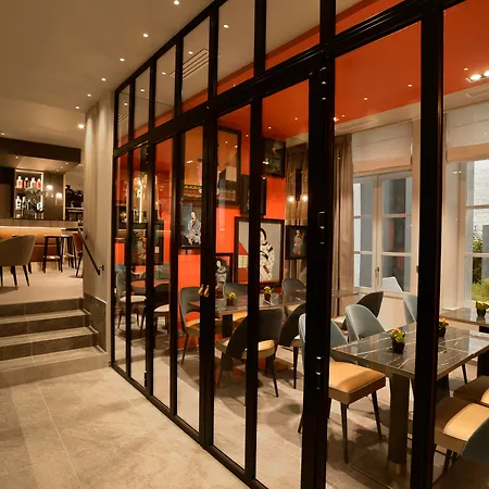 La Lanterne & By Timhotel Paris