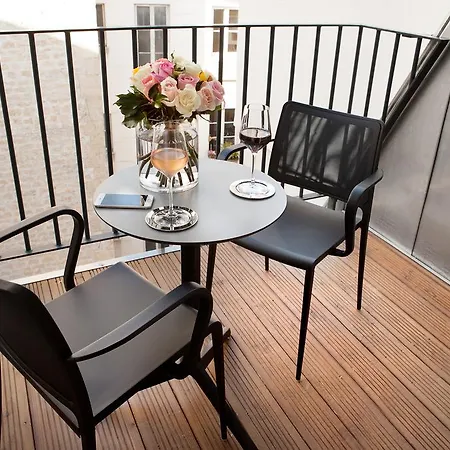 فندق La Lanterne & By Timhotel