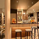 La Lanterne & By Timhotel Hotel Paryż