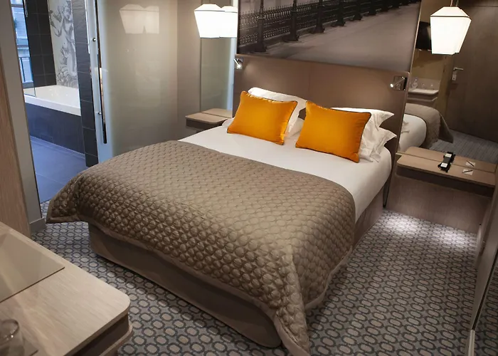 La Lanterne & By Timhotel 파리